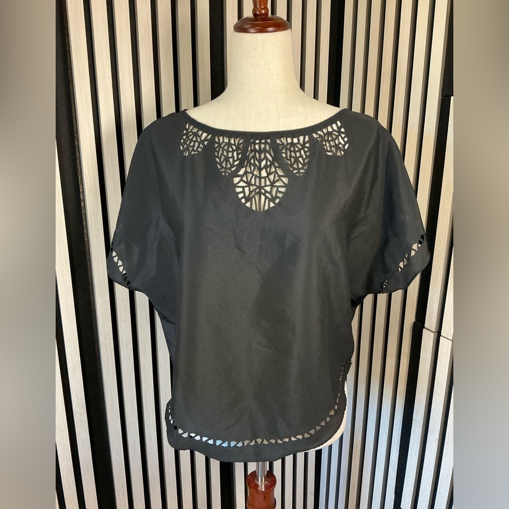 Guess Black Short Sleeve Laser-Cut Blouse, Sz S